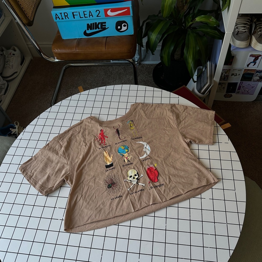 Loteria Large Cropped Tee (Brand New!) ⭐️